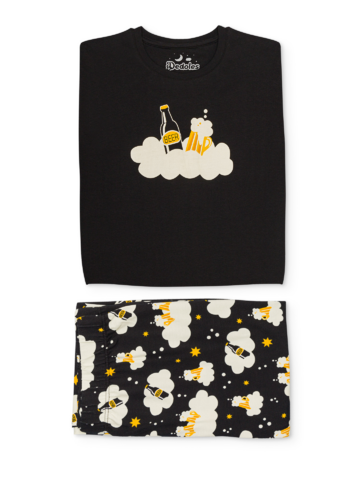 Lifestyle fotó Vidám férfi pizsama Sörös buli