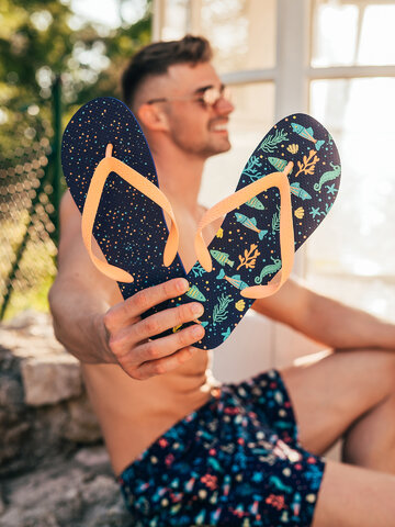 Lifestyle fotó Vidám flip-flop Tengervilág