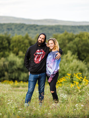 Potěšte se tímto kouskem Dedoles Mikina bez kapuce Let´s get lost