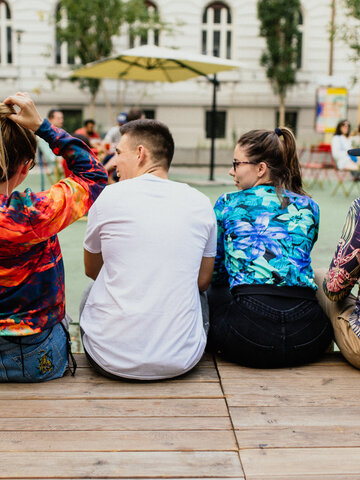 Pre dokonalý a originálny outfit Суичър без качулка Небе в пламъци