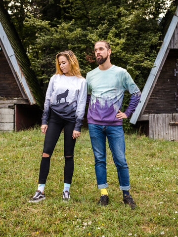 Ajándék tipp Pulóver kapucni nélkül Farkas a sziklán