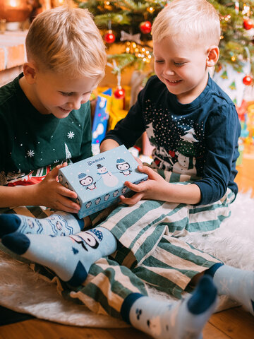 Tip na darček Detská darčeková krabička teplých ponožiek Tučniak a snehuliak