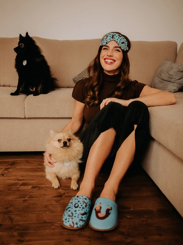 Hledáte originální a neobvyklý dárek? Obdarovaného zaručeně překvapí Veselé papuče Jezevčík