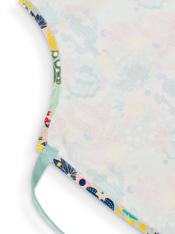 Looking for an original and unusual gift? The gifted person will surely surprise with Kitchen Apron Cactus Flowers