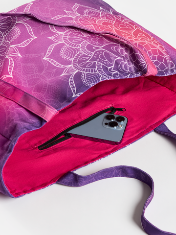 Szerezzen magának örömet ezzel a Dedoles darabbal Vidám szövettáska Lila mandala