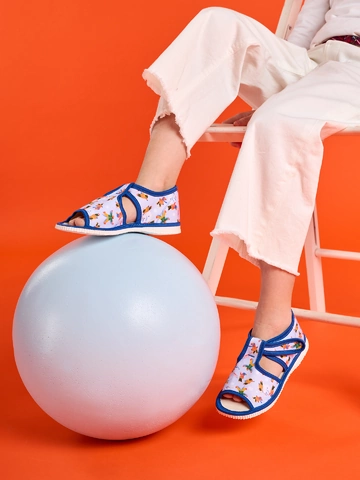 Výpredaj Otroški copati z odprtimi prsti Zima s snežakom