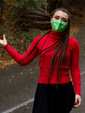 Hľadáte originálny a nezvyčajný darček? Obdarovaného zaručene prekvapí Veselé rúško Avokádová láska