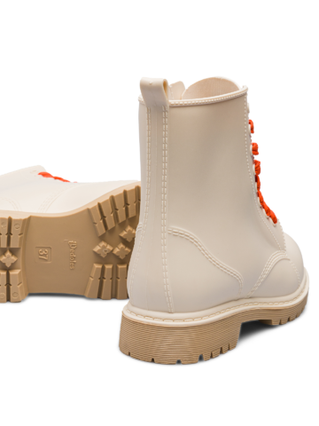 Hľadáte originálny a nezvyčajný darček? Obdarovaného zaručene prekvapí Бежови дамски ботуши за дъжд