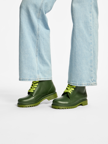 Lifestyle foto Кедровозелени дамски ботуши за дъжд