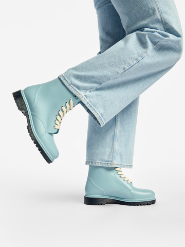 Pre dokonalý a originálny outfit Стоманеносини дамски ботуши за дъжд