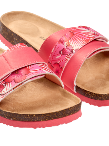 Lifestyle foto Dámske korkové šľapky Ibištek