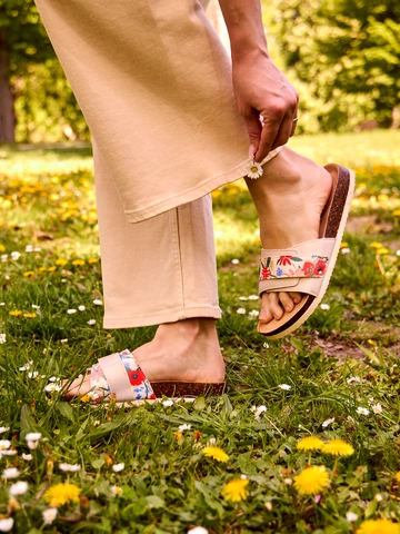 Tip na darček Sandales en liège pour femmes Jardin de coquelicots