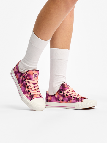 Eredeti és szokatlan ajándékot keres? a megajándékozottat garantáltan meglepi Vidám vászon tornacipő Rózsaszín álcázás