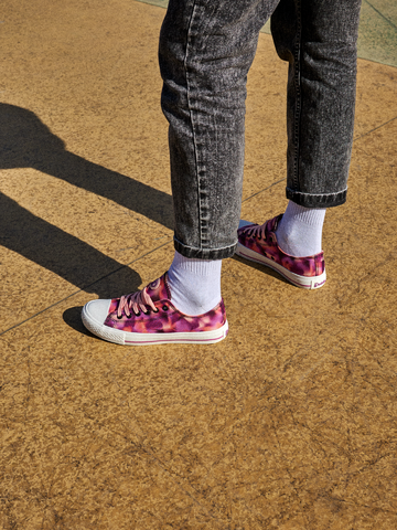 Eredeti és szokatlan ajándékot keres? a megajándékozottat garantáltan meglepi Vidám vászon tornacipő Rózsaszín álcázás