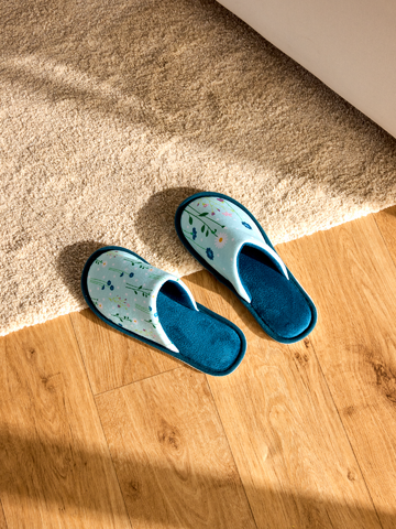 Výnimočný darček od Dedoles Весели пантофи Полски цветя