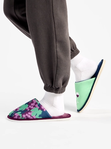 Hľadáte originálny a nezvyčajný darček? Obdarovaného zaručene prekvapí Veselé papuče Vinár