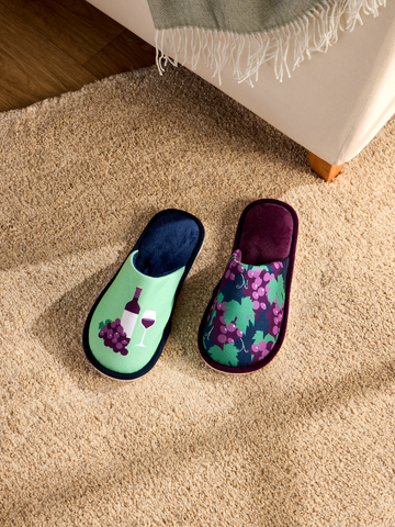 Potešte sa týmto kúskom Dedoles Весели пантофи Майстор винар