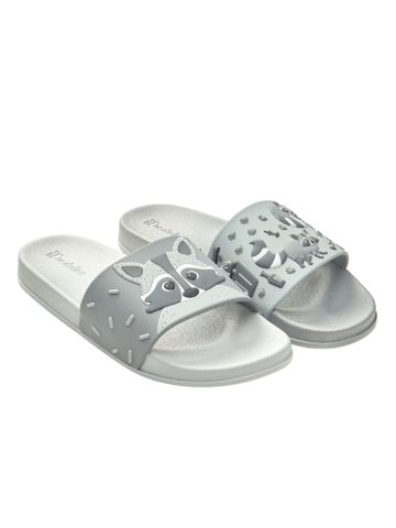 Lifestyle foto Veselé pantofle Medvídek mýval