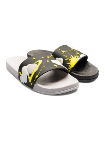 Potešte sa týmto kúskom Dedoles Veselé šľapky Hviezdna nočná obloha