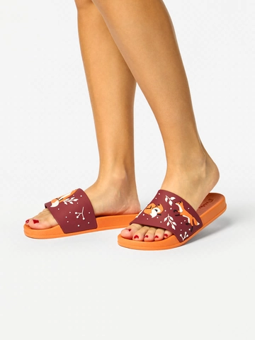 Hledáte originální a neobvyklý dárek? Obdarovaného zaručeně překvapí Veselé pantofle Liška a listy