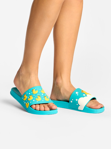 Szerezzen magának örömet ezzel a Dedoles darabbal Vidám papucs Pancsoló kiskacsák