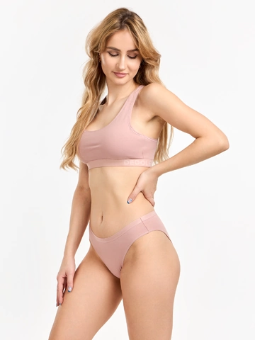 Lifestyle foto Kapučínovo hnedá dámska podprsenka