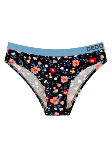 Lifestyle fotó Női alsó modállal Mezei hangulat