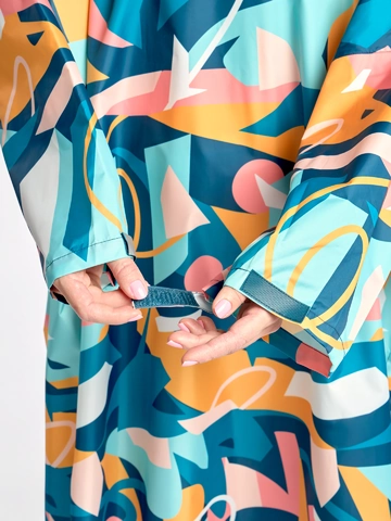 Foto Veselý pršiplášť Barevná geometrie