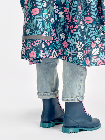 Lifestyle foto Весел дъждобран Листа и бръмбари