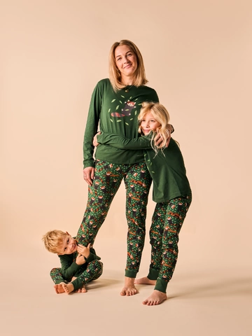 Výnimočný darček od Dedoles Veselé dámské pyžamo Panda červená