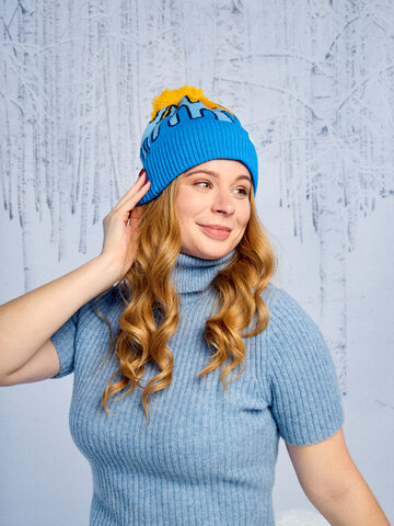 Lifestyle foto Весела плетена шапка Цветна магия