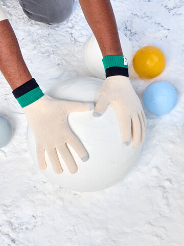 Hľadáte originálny a nezvyčajný darček? Obdarovaného zaručene prekvapí Guanti a maglia beige e verde