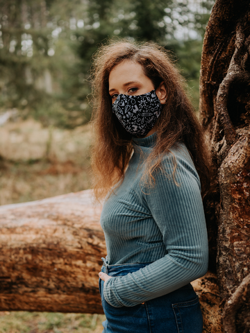 Pre dokonalý a originálny outfit Vrolijk antibacterieel mondkapje Doodles – medium