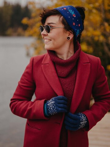 Hľadáte originálny a nezvyčajný darček? Obdarovaného zaručene prekvapí Veselé pletené rukavice Zimná nálada