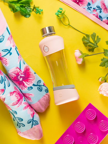 Tip na darček EQUA bouteille en verre Active Peach 550 ml