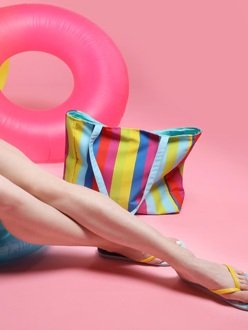 Ajándék tipp Vidám strandtáska Nyári csíkok