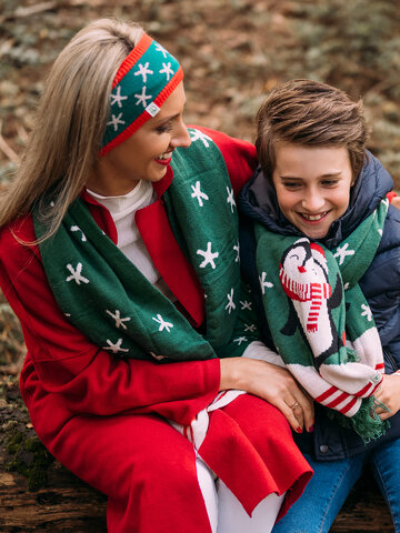 Hľadáte originálny a nezvyčajný darček? Obdarovaného zaručene prekvapí Veselá dámska pletená čelenka Ahoj, tučniak