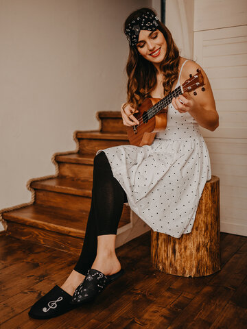 Lifestyle photo Black Cotton Leggings