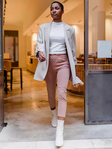 Lifestyle foto Legging corsaire vieux rose en coton biologique