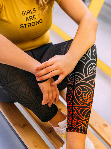 a tökéletes és egyedi ruházathoz Vidám sport leggings Szürke mandala