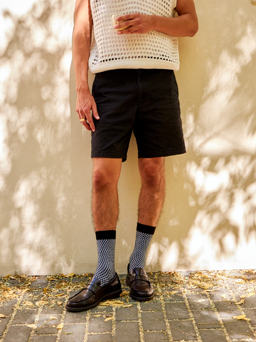 Lifestyle foto Фигурални чорапи в черно и бяло