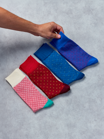 Pre dokonalý a originálny outfit Фигурални чорапи в тъмночервено и жълто