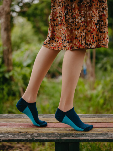 Tip na darček Tmavomodré ponožky do tenisiek Päta