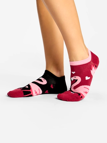 Pre dokonalý a originálny outfit Veselé ponožky do tenisiek Plameniaky a srdiečka