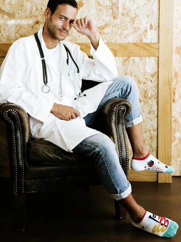 Potešte sa týmto kúskom Dedoles Veselé ponožky do tenisiek Zdravie