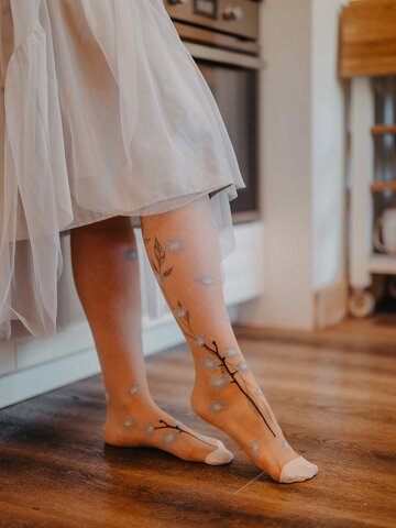 Szerezzen magának örömet ezzel a Dedoles darabbal Vidám nylon térdzokni Nefelejcs