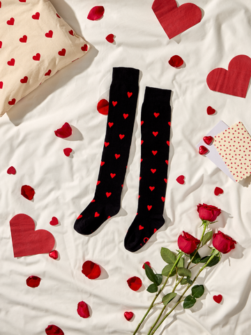 Potešte sa týmto kúskom Dedoles Calze parigine Buonumore Cuori rossi