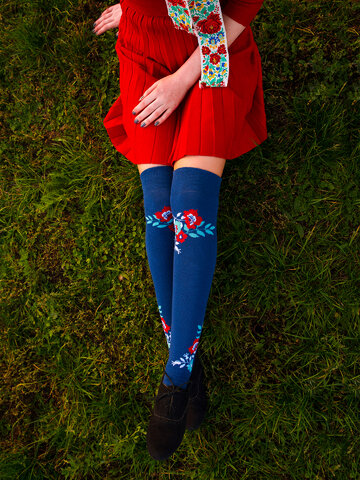 Eredeti és szokatlan ajándékot keres? a megajándékozottat garantáltan meglepi Vidám combzokni Vadvirágok