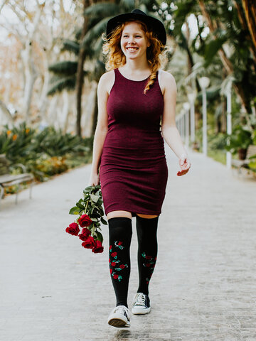 Obrázok produktu Весели чорапи над коляното Диви рози