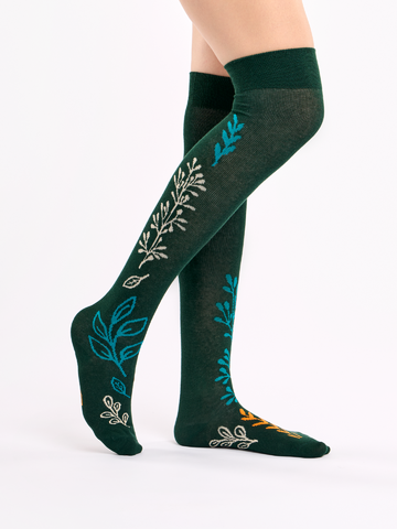 Hľadáte originálny a nezvyčajný darček? Obdarovaného zaručene prekvapí Весели чорапи над коляното Есенни листа